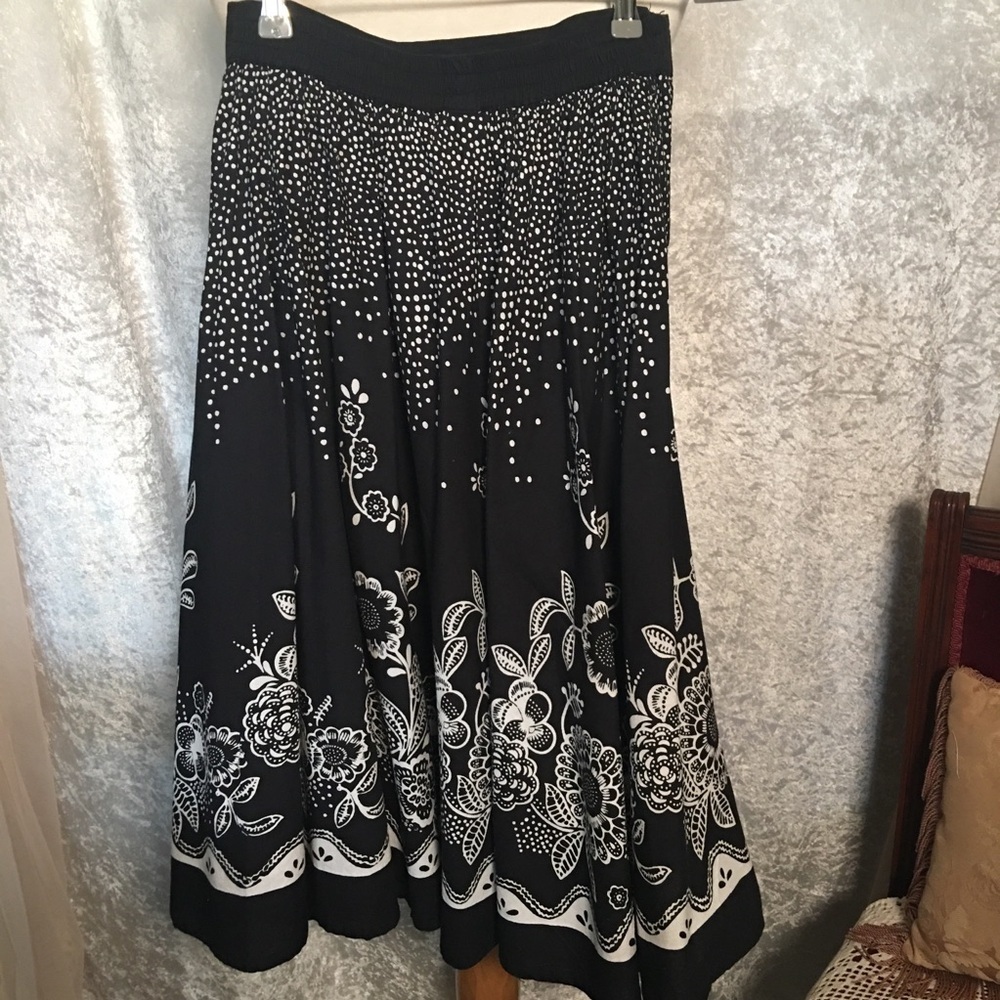 SW Black and White Polka Dot and Floral Cotton Midi Skirt  Size M Vintage